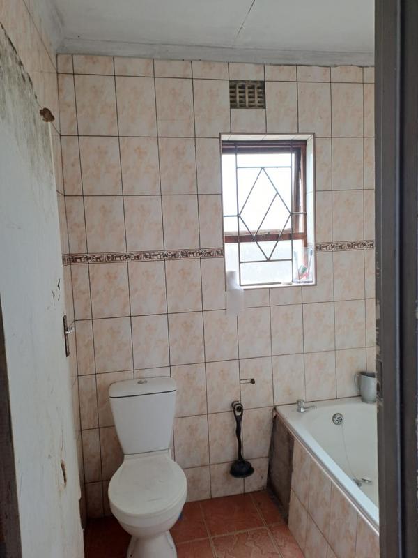 2 Bedroom Property for Sale in Ilitha Park Western Cape